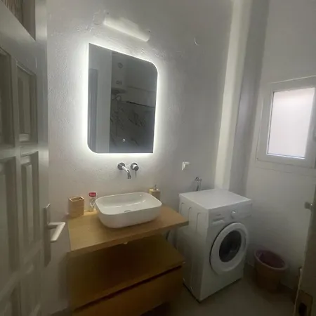 Apartment Blue Door Hideaway Moutsouna