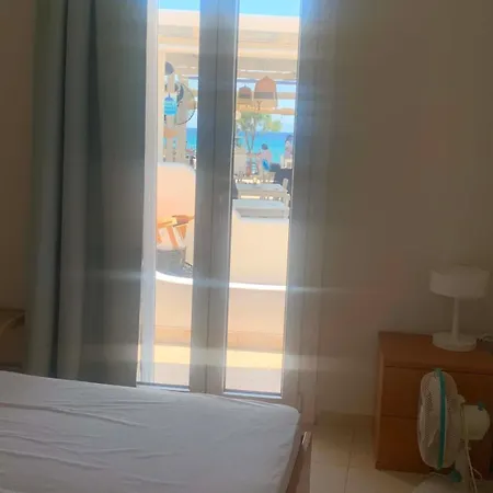 Apartment Blue Door Hideaway Moutsouna